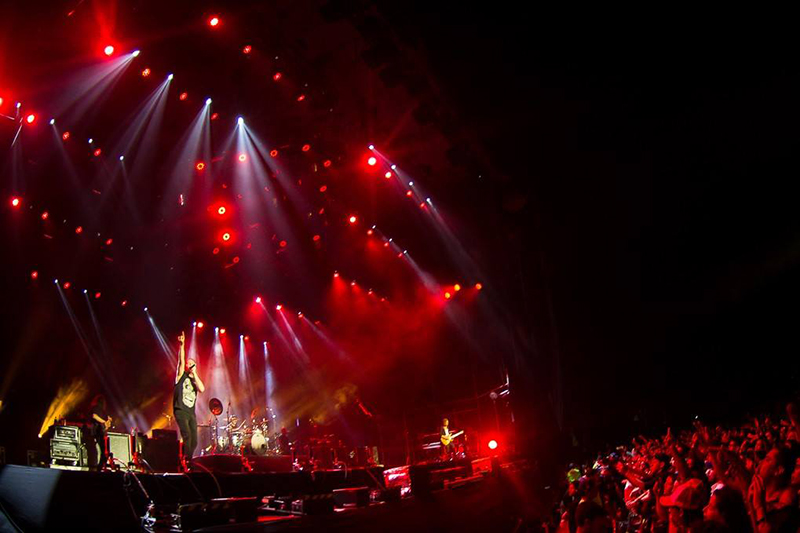 Serpro Producciones provided the fixtures.