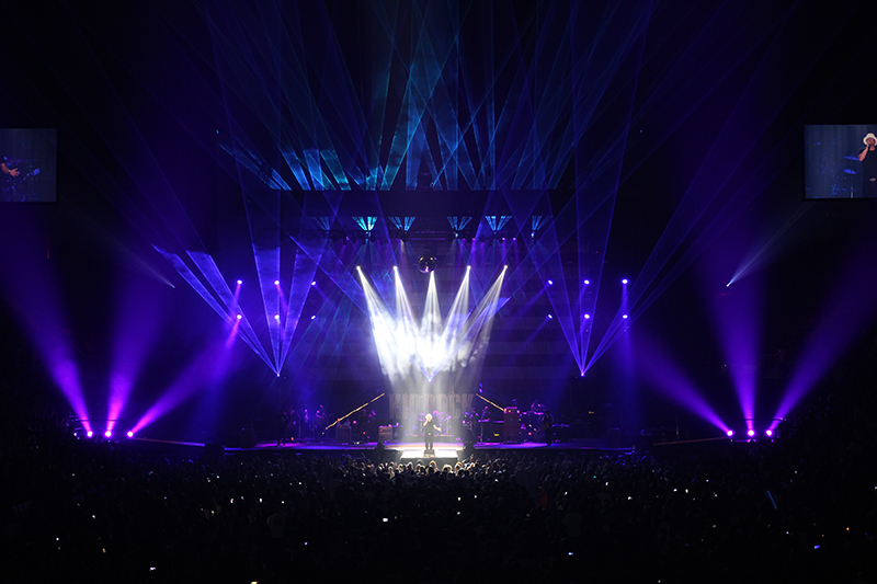 Kid Rock on the thrust provided by Gallagher Staging