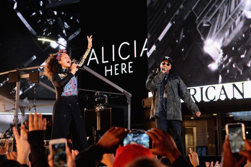 Alicia plays Times Square