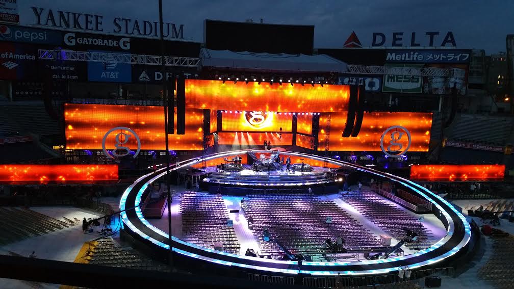 Garth's set and lights at Yankee Stadium